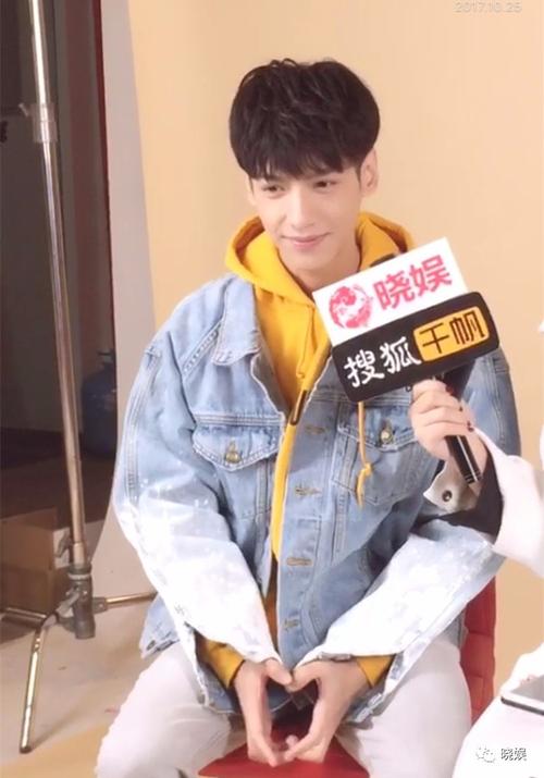 罗云熙同学对他的评价有哪些(罗云熙粉丝为什么叫兔兔)