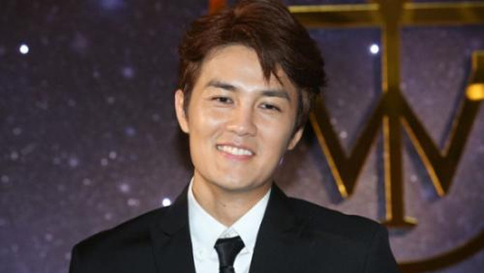 吴克羣和吴克群照片