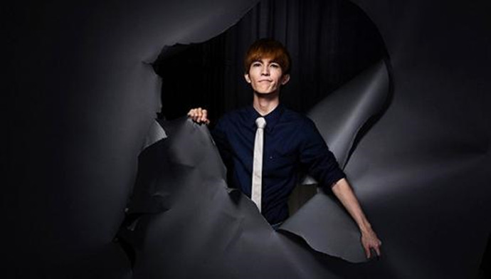 郭敬明是g吗照片