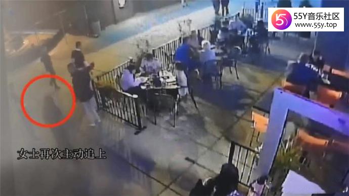 刘某追上前