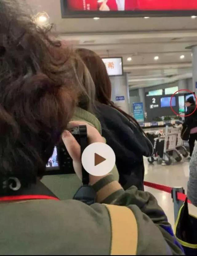 吴宣仪行李箱被私生饭偷盗