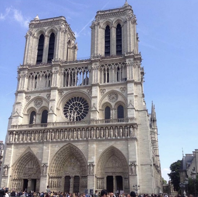 巴黎圣母院外景