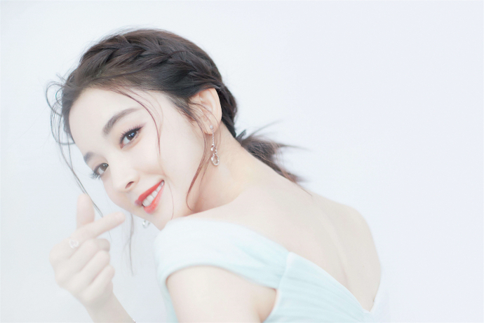 娜扎否认和张翰复合