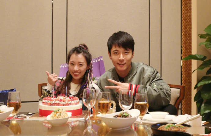 张丹峰毕莹合照