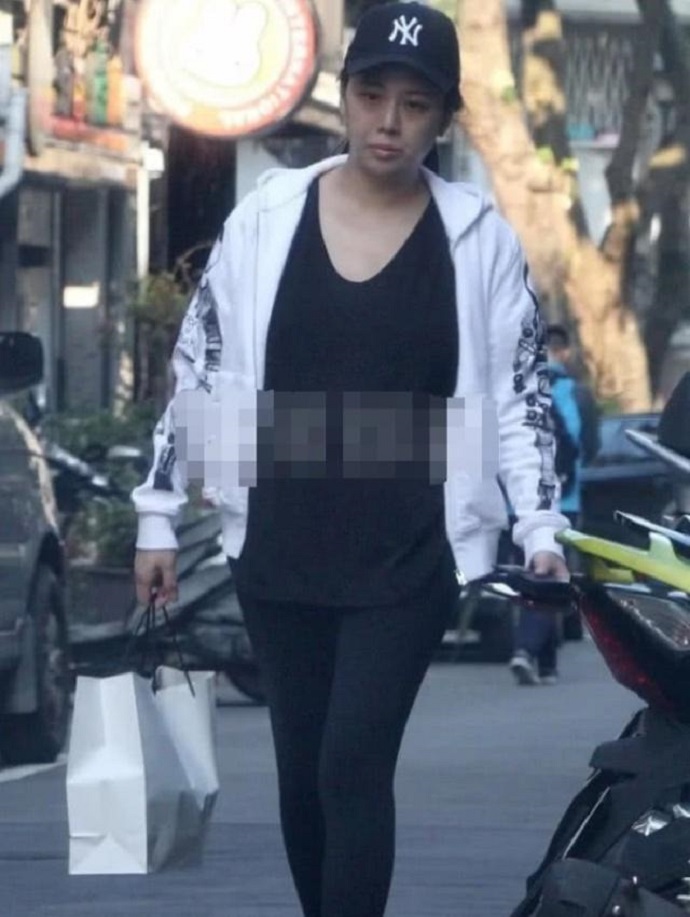 江佩蓉配产后首次现身