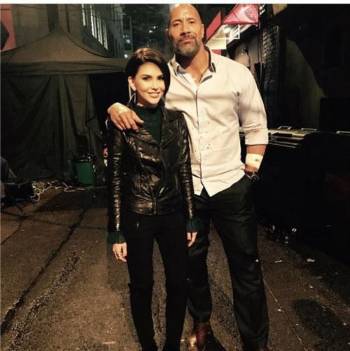 昆凌巨石强森合作《摩天大楼》