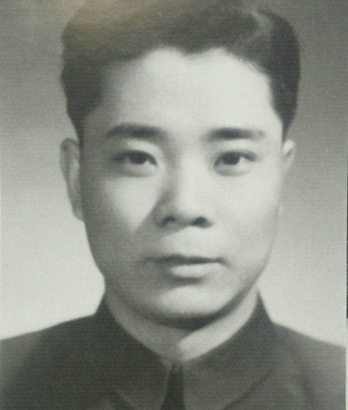 李瑛年轻的时候