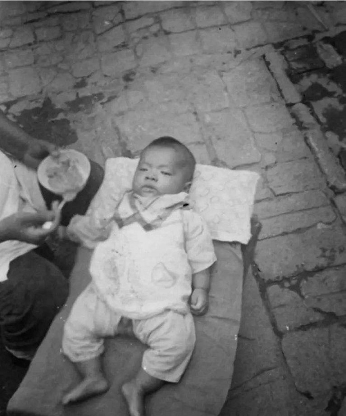 王小波幼年照片