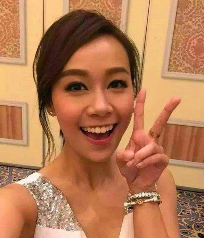 黄心颖自拍