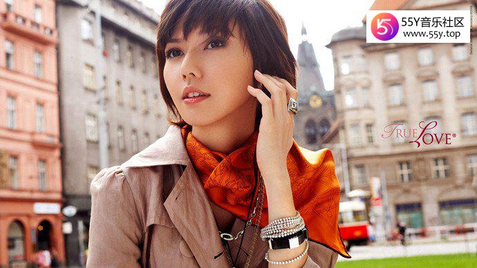 孙燕姿光脚唱逆光 孙燕姿直播和粉丝说了什么？