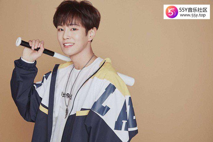 李汶翰澄清玩手机让人等 无中生有流量就该被黑？