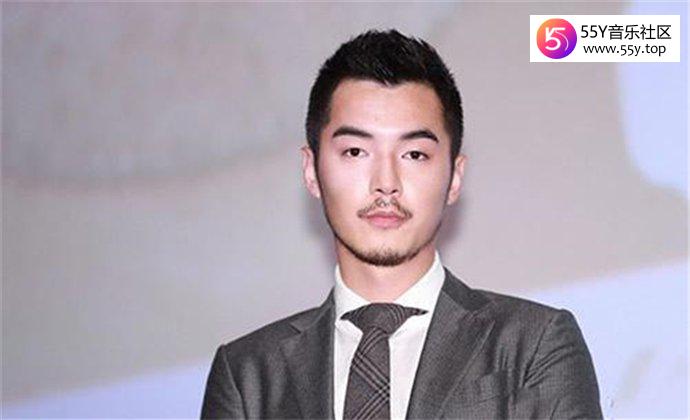 金世佳饰演小河神