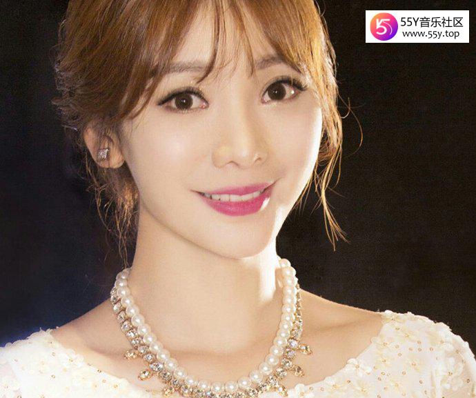 柳岩不跟父母姓的原因