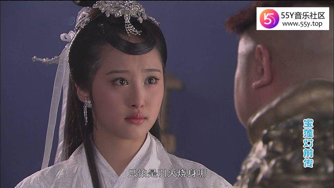 李欣汝的嫦娥装扮
