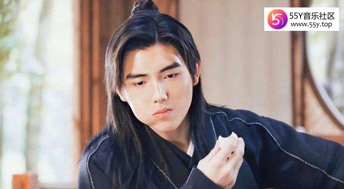 陈飞宇罗云熙疑似镜头前刻意卖腐