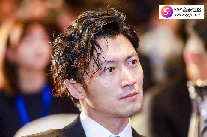 王伯昭为什么被谢霆锋打