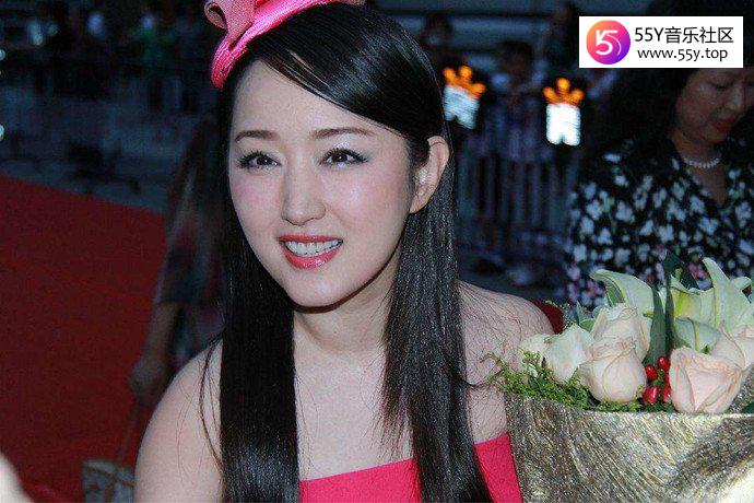 杨钰莹被曝陪睡潜规则上位 被潜规则尺度之大惊呆网友