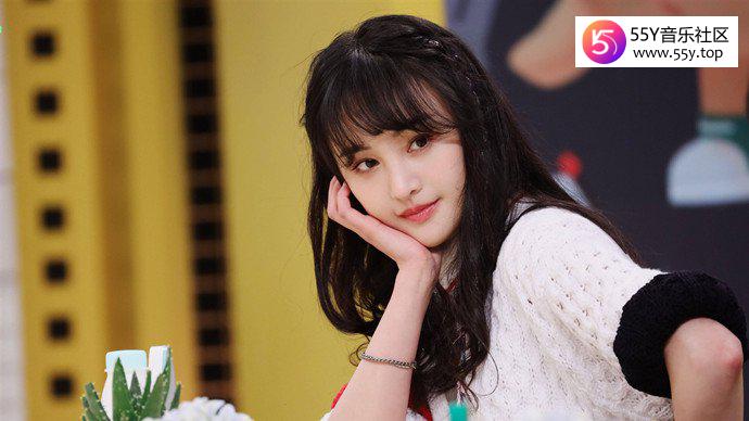 郑爽为工作人员发声 是真的体贴还是转移视线？