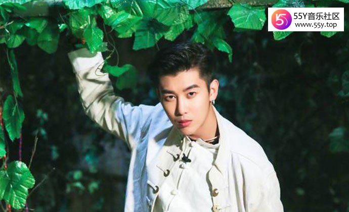 演员陈梦瑶年龄 承认与周艺轩的恋情两人大方秀恩爱