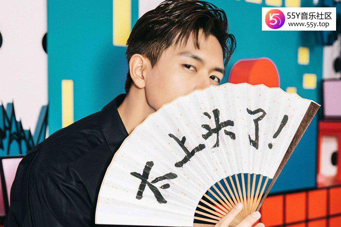 李现机场怼代拍现象