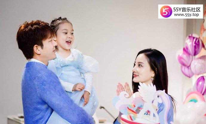 李小璐贾乃亮两人已经闹掰