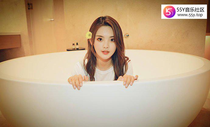 杨超越吐槽司机开远光灯 自我评论超搞笑却显露真实学历