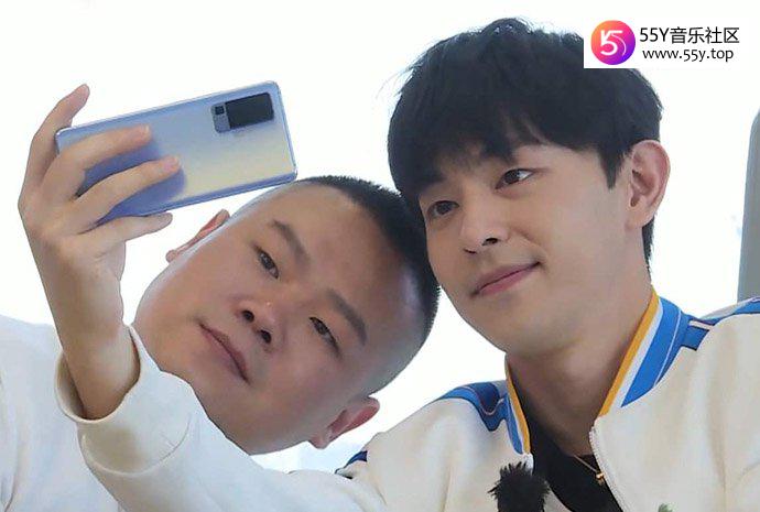 邓伦为什么要亲岳云鹏