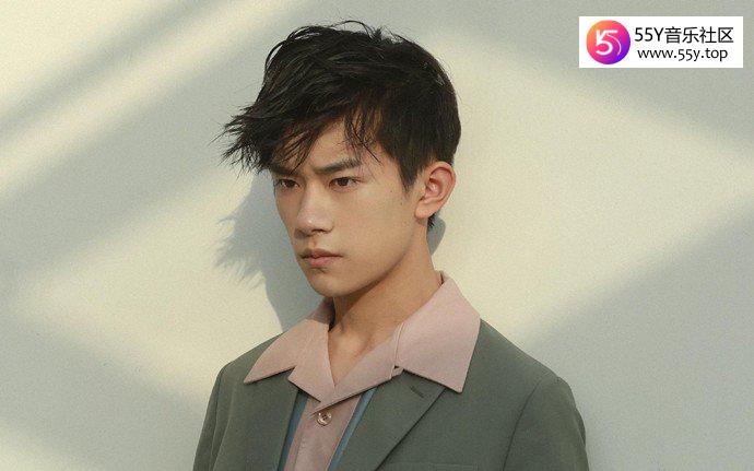 易烊千玺心中的少年特质