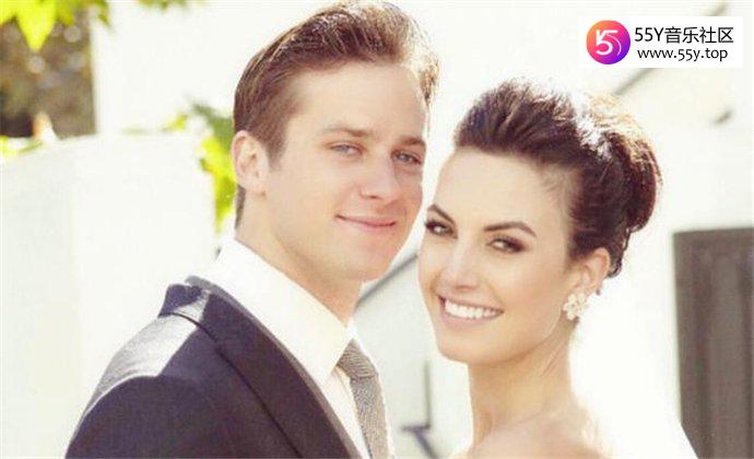 艾米·汉莫与妻子