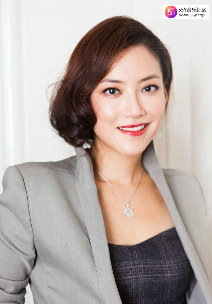 霍汶希女儿的生父被爆是谢霆锋