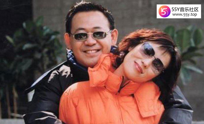 姜武与妻子宋妍合照