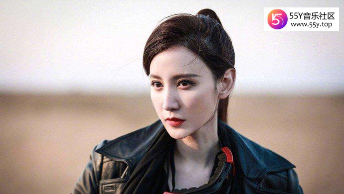 张萌伊能静频斗嘴