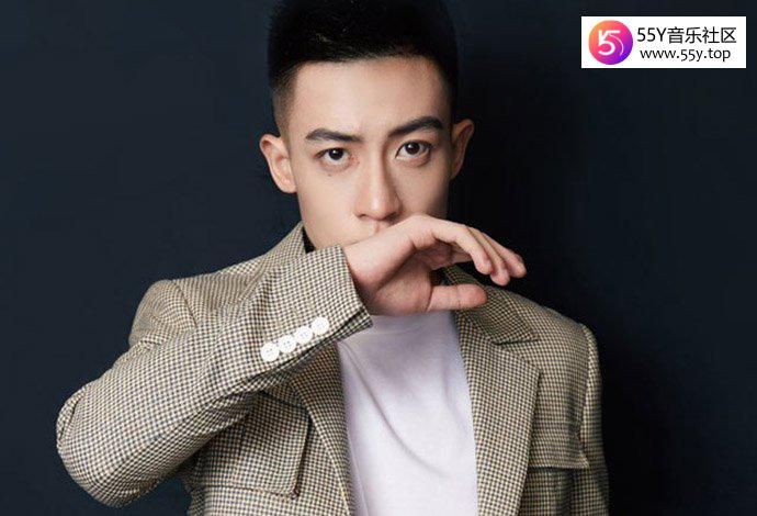 谷嘉诚疑恋情曝光 粉丝纷纷送上祝福为何称谷嘉诚出息了