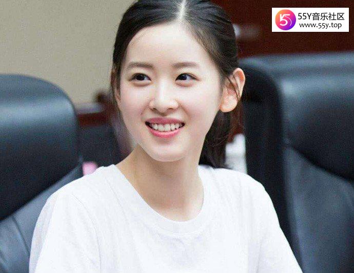 章泽天感慨生活不易 令网友猜疑不已章泽天为何这么说