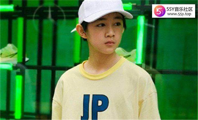 荣梓杉哪里人 凭借朱朝阳一角走红家庭背景揭秘