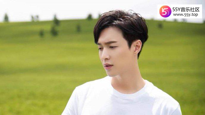 张艺兴鲶鱼头造型曝光 突破自身形象直接登上热搜