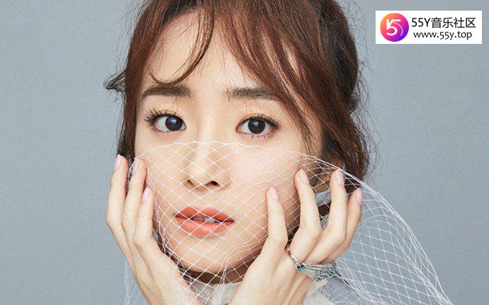 张铭恩和胡冰卿在停车场拥吻被拍