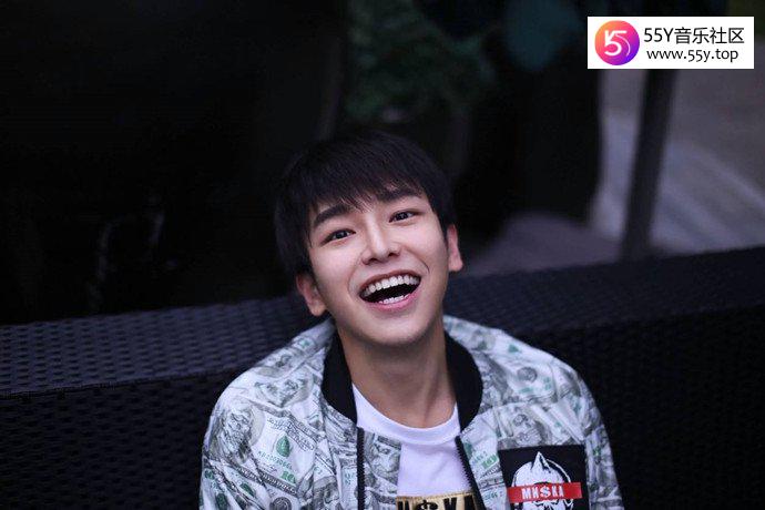 彭昱畅女友身份曝光 两人恋爱多久了被曝是张婧仪只是个误会