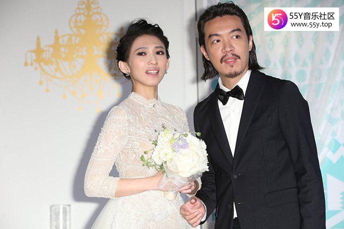 戴佩妮成龙分手原因