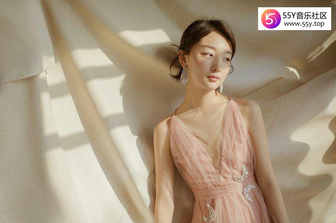 周冬雨天价片酬惹争议