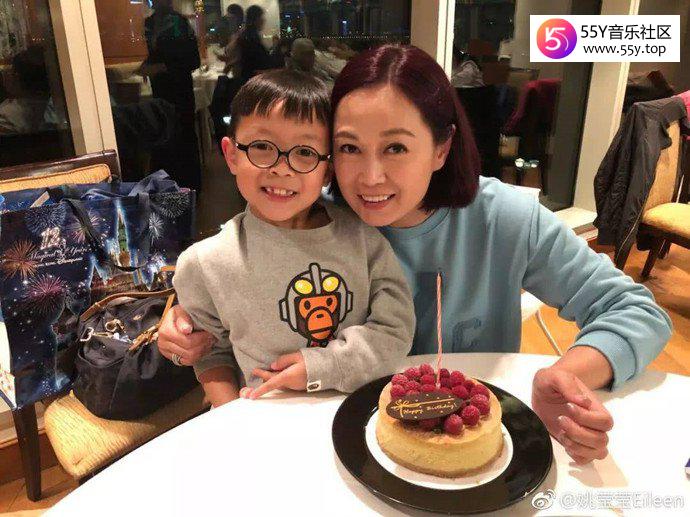 姚莹莹和儿子