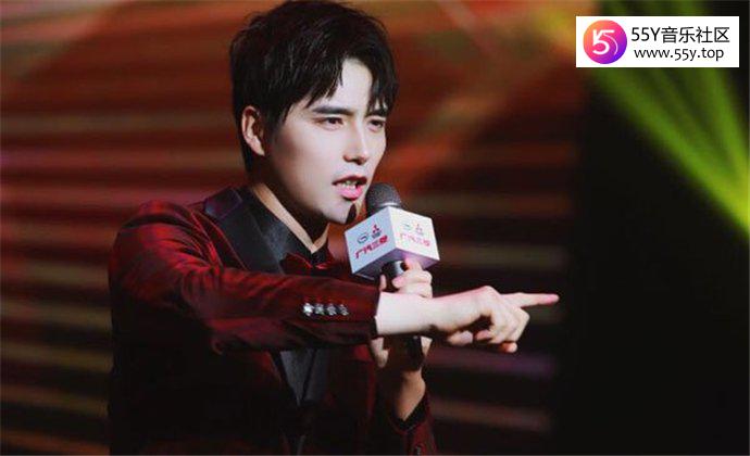 阿云嘎首谈六年女友