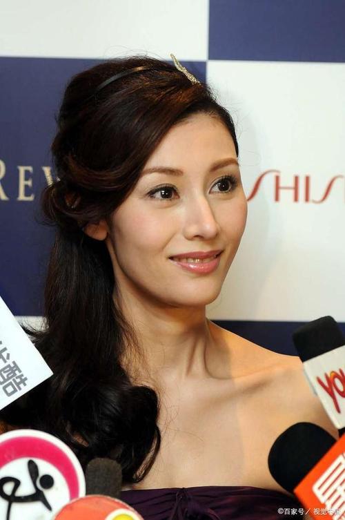 李嘉欣这个名字的意义和含义 如何评价李嘉欣的长相特点