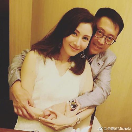 李嘉欣和许晋亨离婚了吗 李嘉欣和刘銮雄的故事简介