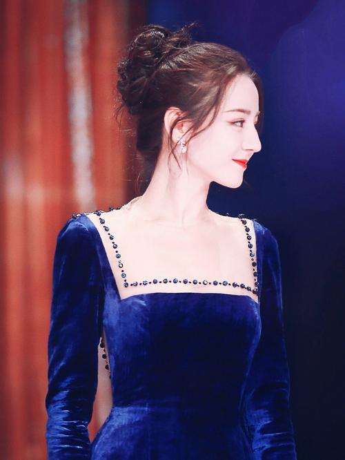 为什么热巴礼服是过时的呢 赵丽颖的高定礼服需要还吗