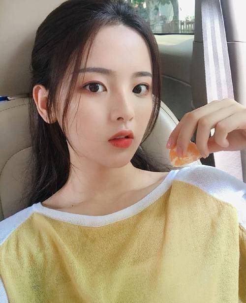 杨超越真名叫什么名字 杨超越年龄
