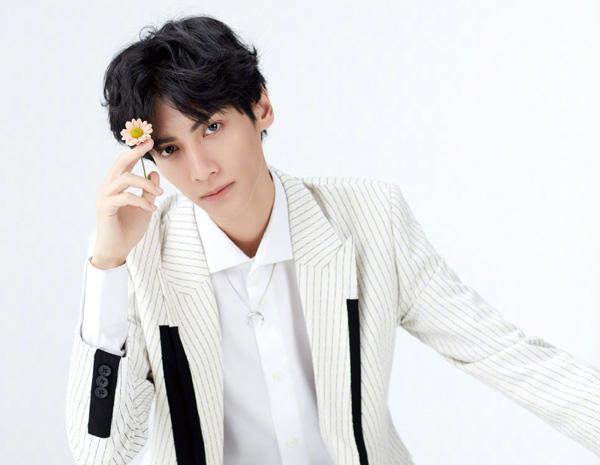 罗云熙哪个学校毕业的 罗云熙算爆红了吗