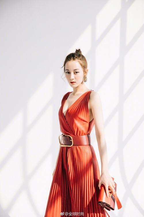 为什么迪丽热巴总是被人夸好看呢(小岳岳夸热巴好美是哪一期的)