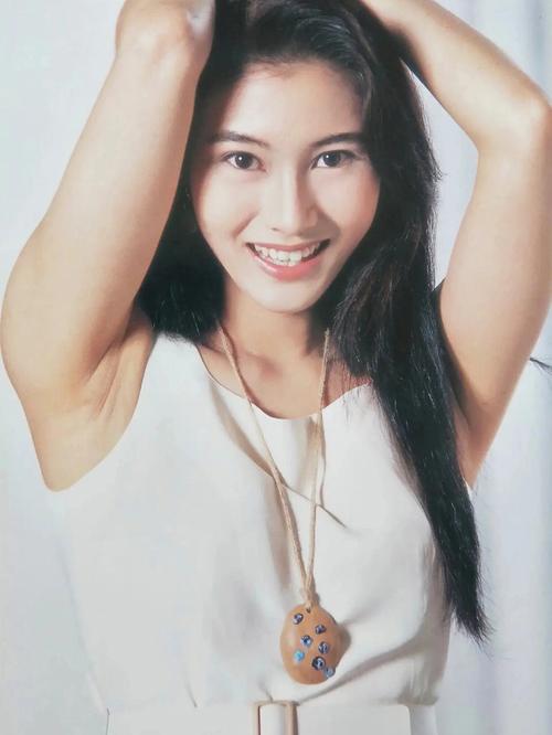 李嘉欣是哪一届香港小姐冠军(李嘉欣是谁)