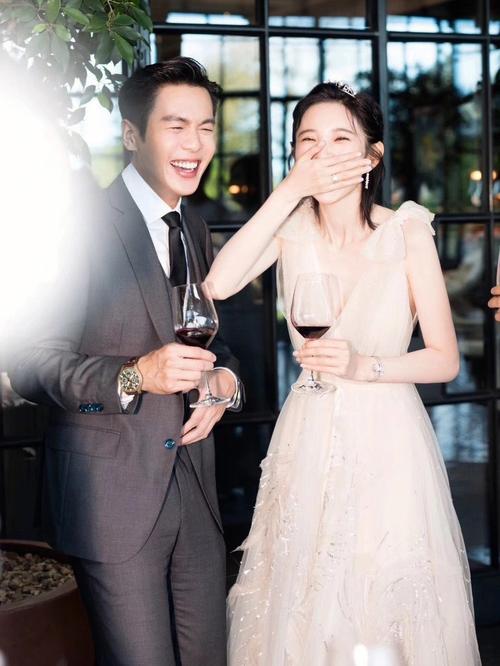 张若昀唐艺昕在哪个国家领证的(唐艺昕结婚登记地点)